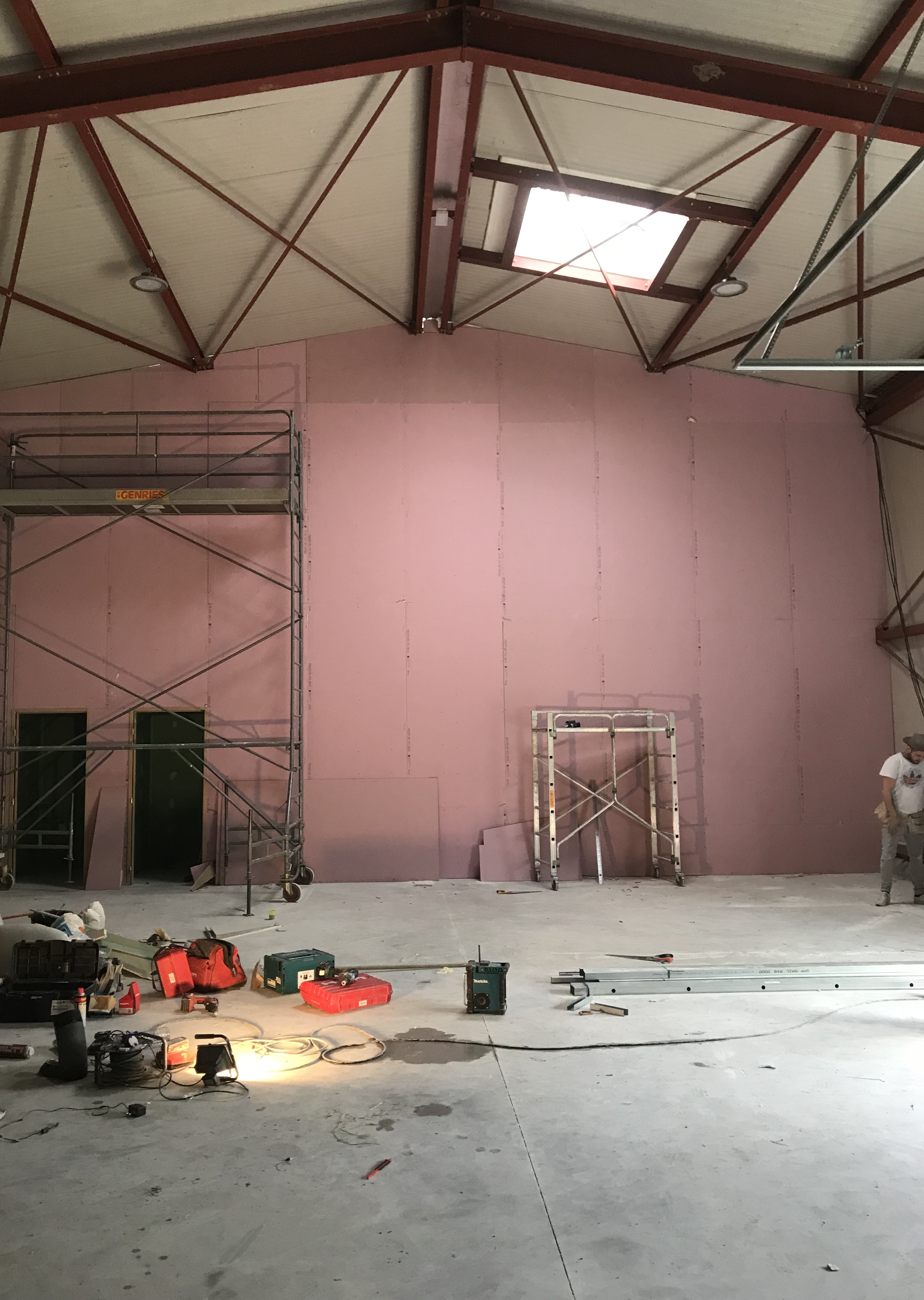 construction hangar (entrepot de stockage barriques de vins)
